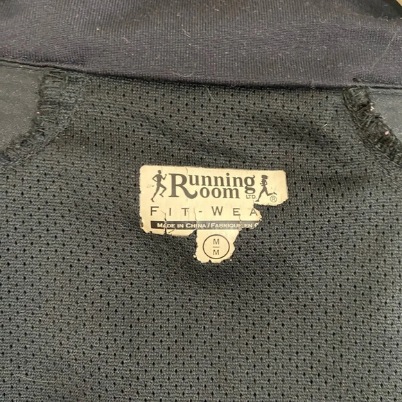 RUNNING ROOM WOMEN'S BLACK REFLECTIVE RUNNING CYCLING JACKET SZ M - Picture 9 of 12